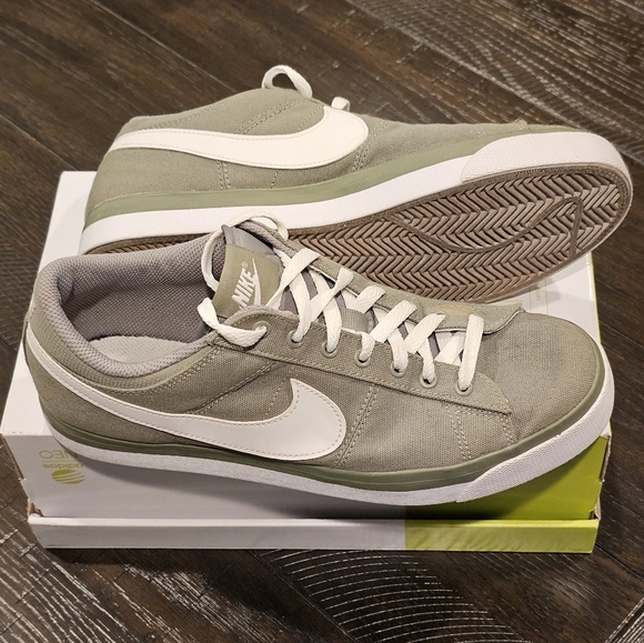 Nike Other - Nike Shoes Men's Size 10